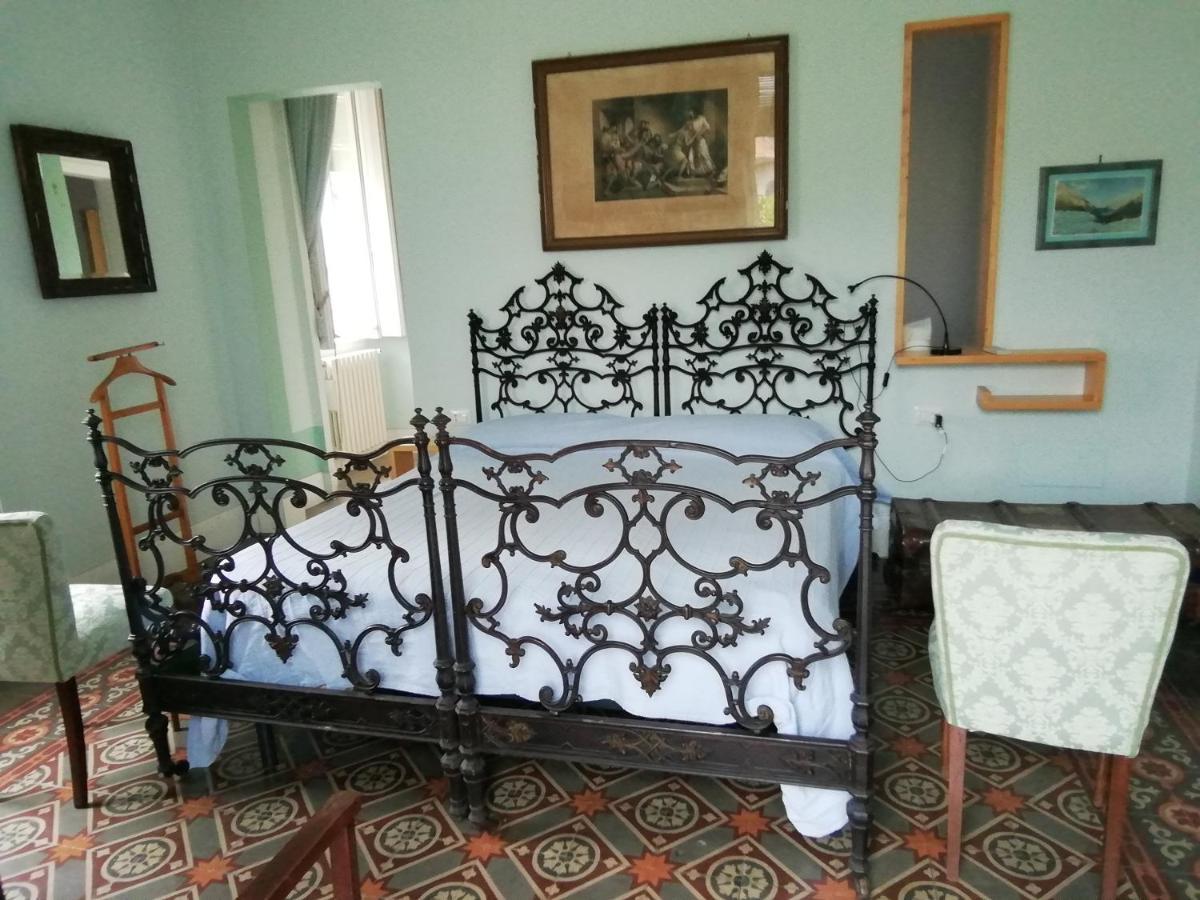 Villa Manasse Ачи Кастело Екстериор снимка